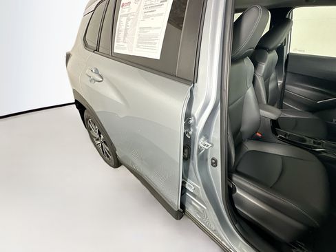 Certified 2024 Toyota Corolla Cross XLE w/ Convenience Package FWD image 28