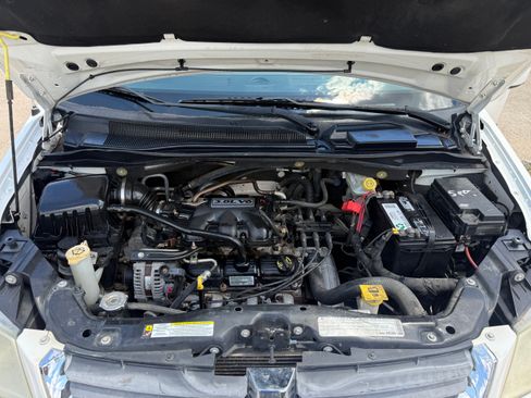 Used 2010 Dodge Grand Caravan SXT w/ Trailer Tow Group FWD image 39