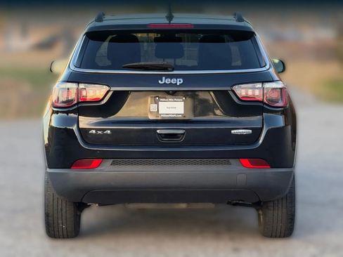 Used 2017 Jeep Compass Latitude w/ Popular Equipment Group image 4