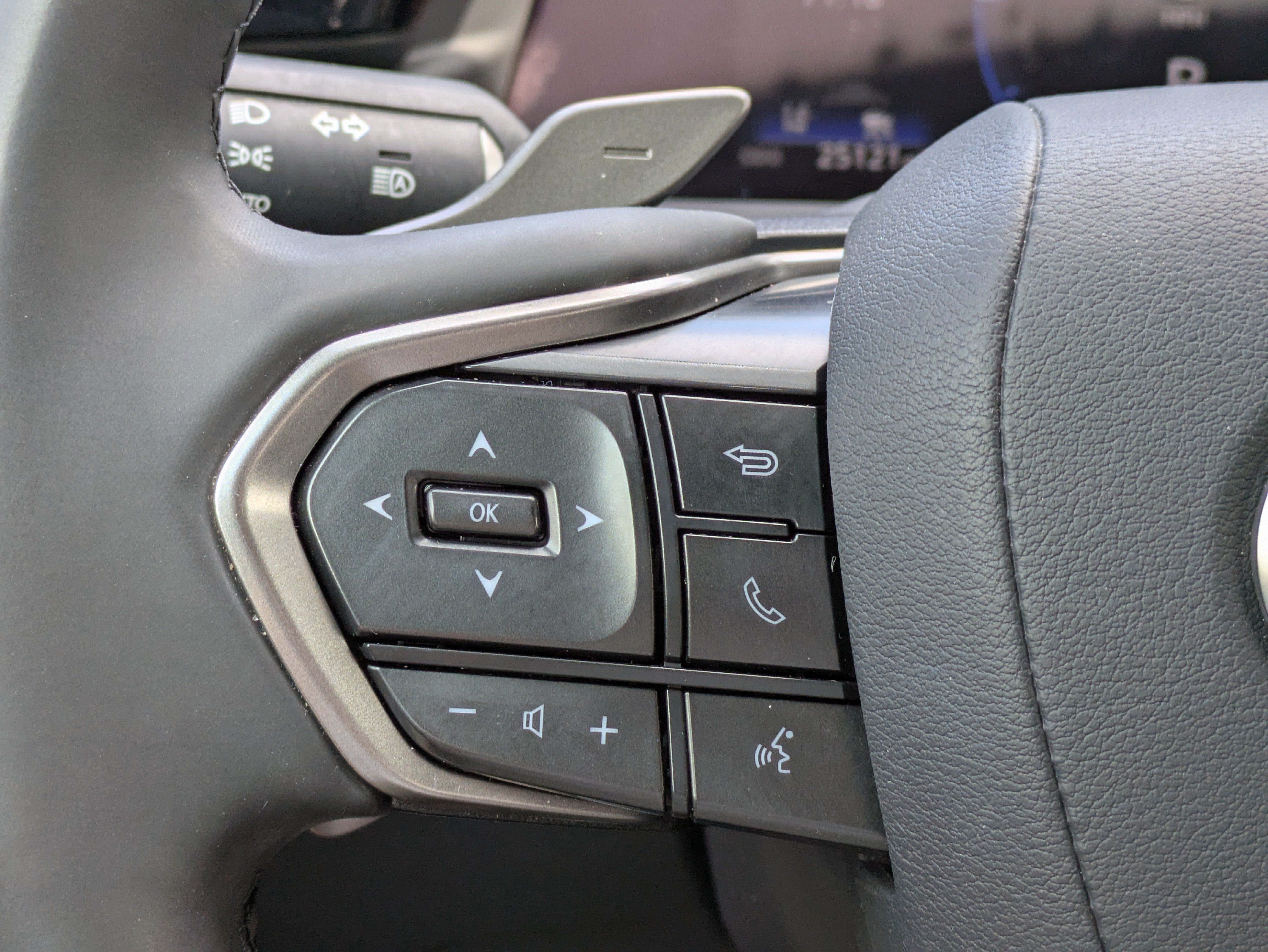 Used 2024 Lexus RZ 300e Premium w/ Accessory Package (Z1) FWD image 22