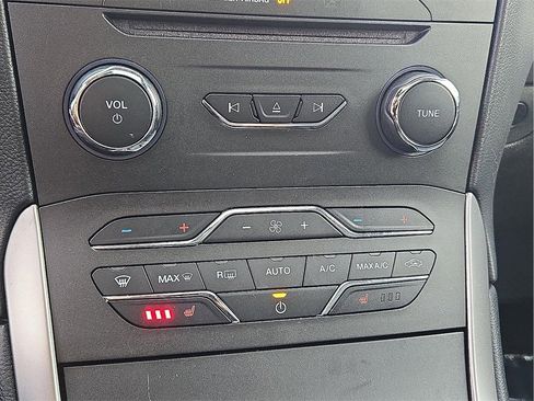 Used 2017 Ford Edge SEL w/ Equipment Group 201A image 17