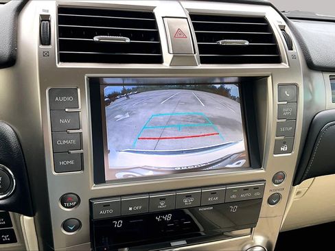 Used 2020 Lexus GX 460 Luxury w/ Accessory Package AWD/4WD image 27