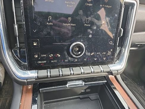 Used 2025 GMC Yukon Denali w/ Denali Reserve Package image 25