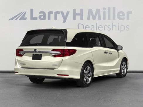 Used 2018 Honda Odyssey Touring image 2