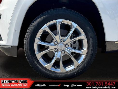 Used 2021 Jeep Grand Cherokee Summit AWD/4WD image 33
