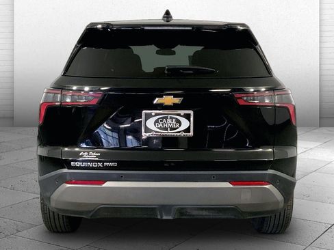 Used 2026 Chevrolet Equinox LT AWD/4WD image 3