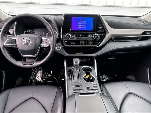 Used 2026 Toyota Highlander XLE AWD/4WD image 19