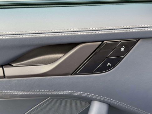 Used 2025 Porsche 911 Carrera GTS image 34