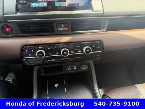 Used 2025 Honda Pilot Elite image 29