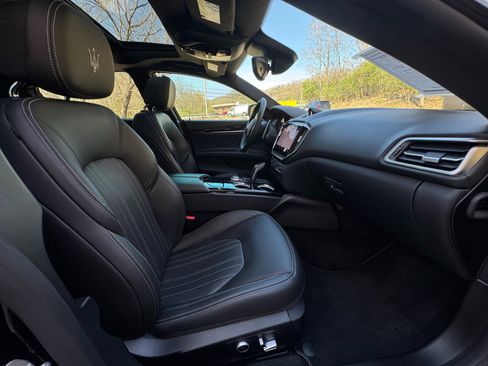 Used 2023 Maserati Ghibli Modena Q4 image 34