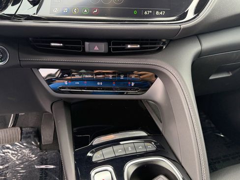 Used 2023 Buick Envision Avenir FWD image 12