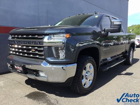 Used 2020 Chevrolet Silverado 3500 LTZ w/ LTZ Premium Package image 5
