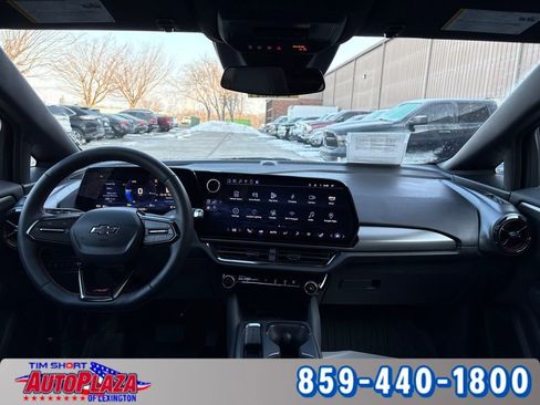 Used 2025 Chevrolet Equinox EV RS FWD image 3