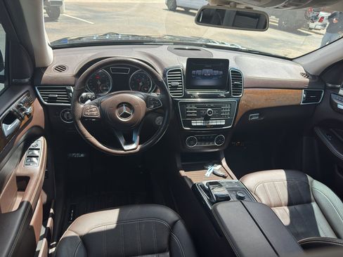 Used 2019 Mercedes-Benz GLS 450 4MATIC image 20