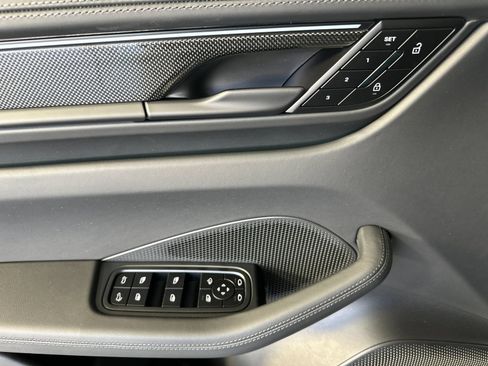 New 2026 Porsche Macan Turbo Electric AWD/4WD image 12