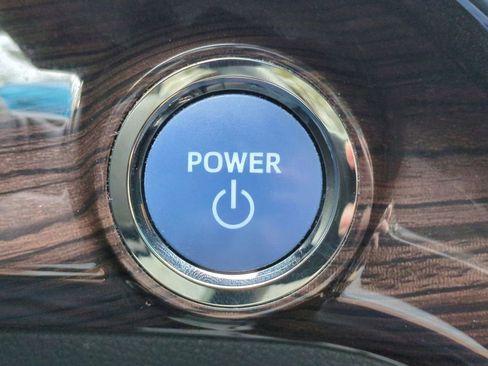 Used 2015 Toyota Avalon Limited image 30