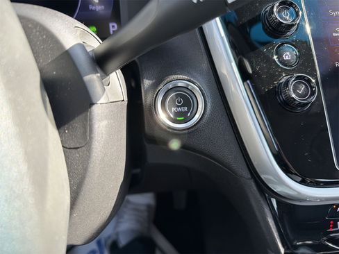 Used 2023 Chevrolet Bolt LT image 17