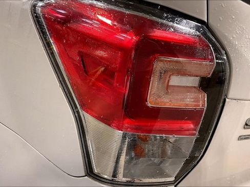 Used 2018 Subaru Forester 2.5i Limited AWD/4WD image 29