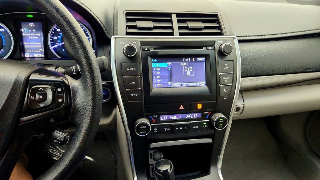 Used 2017 Toyota Camry LE FWD image 17