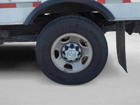 Used 2021 Chevrolet Express 3500 w/ Power Convenience Package image 9