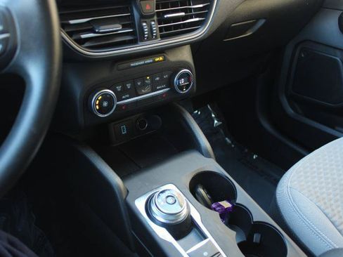 Used 2020 Ford Escape SE FWD image 17