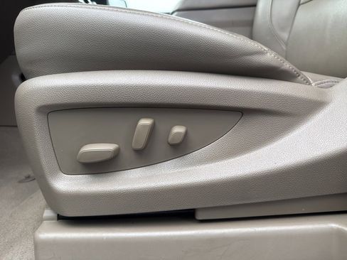 Used 2020 Chevrolet Traverse Premier w/ Redline Edition image 17