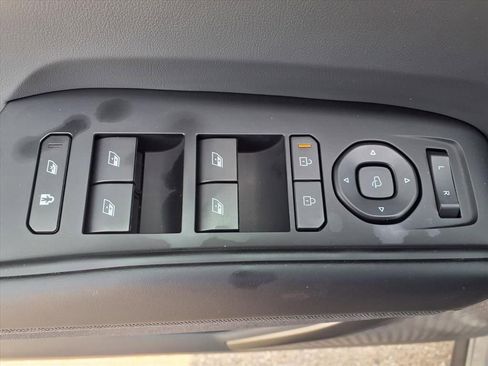 New 2026 Kia EV9 Land image 11