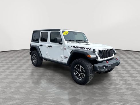 Used 2024 Jeep Wrangler Unlimited Rubicon AWD/4WD image 2