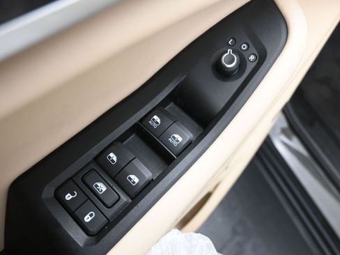 Used 2021 Jeep Grand Cherokee L Limited image 11