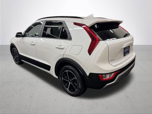 Used 2024 Kia Niro LX FWD image 4
