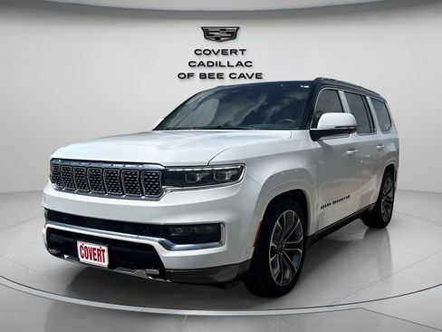 Used 2022 Jeep Grand Wagoneer Series III w/ Rear Seat Video Group 1 image 2