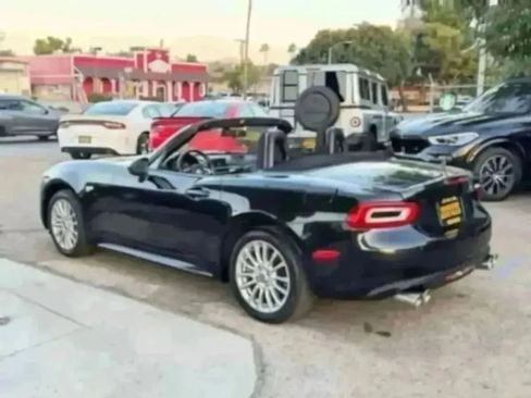 Used 2018 FIAT 124 Spider Classica RWD image 36