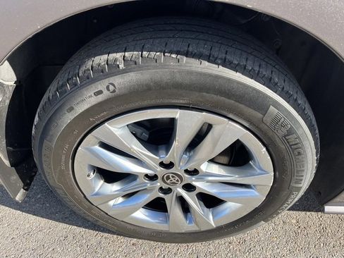 Used 2022 Toyota Sienna XLE image 20