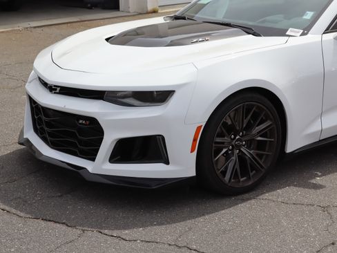 Used 2022 Chevrolet Camaro ZL1 image 17