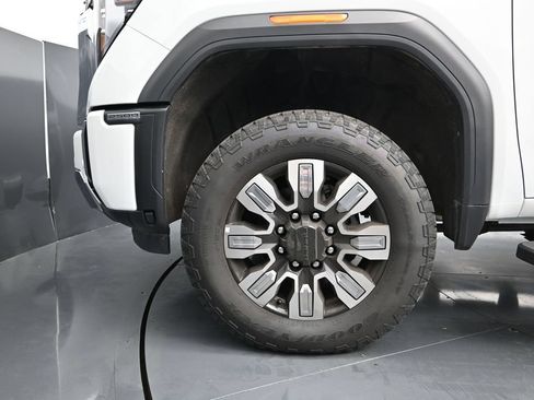 Used 2025 GMC Sierra 2500 Denali AWD/4WD image 16