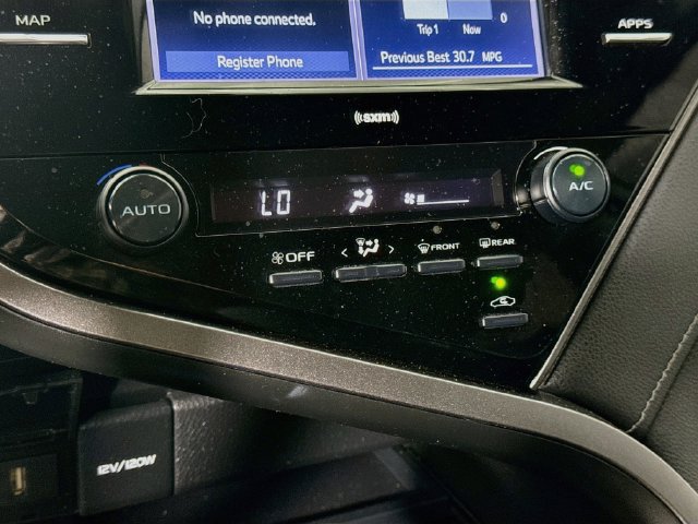 Used 2020 Toyota Camry SE w/ Carpet Mat Package FWD image 15