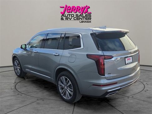 Used 2025 Cadillac XT6 Premium Luxury image 13