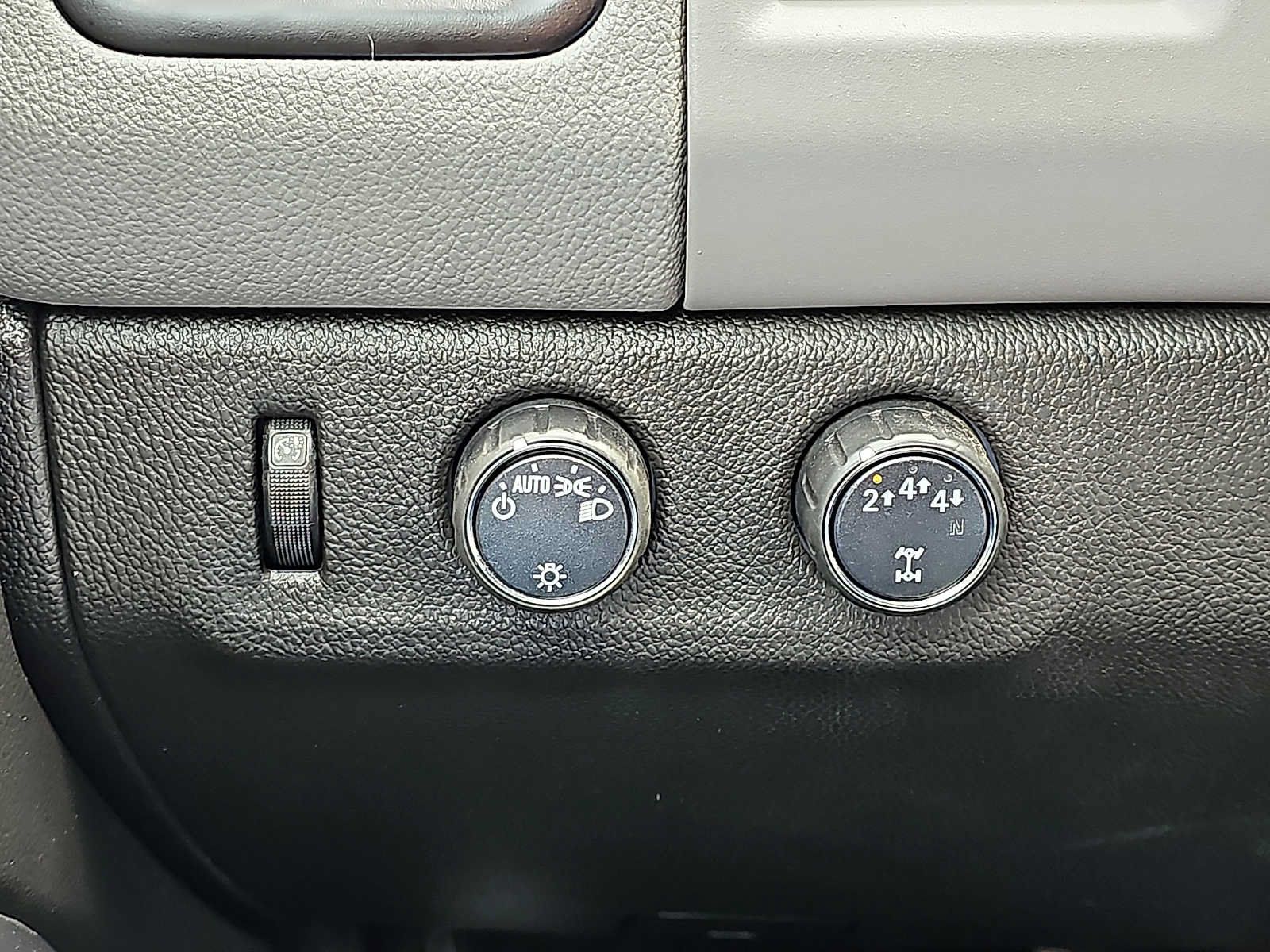 Used 2018 Chevrolet Colorado W/T AWD/4WD image 24