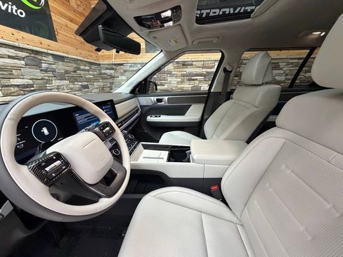 Used 2025 Hyundai Santa Fe Calligraphy AWD/4WD image 11