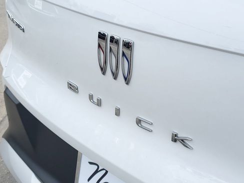 Used 2025 Buick Envista Preferred image 8