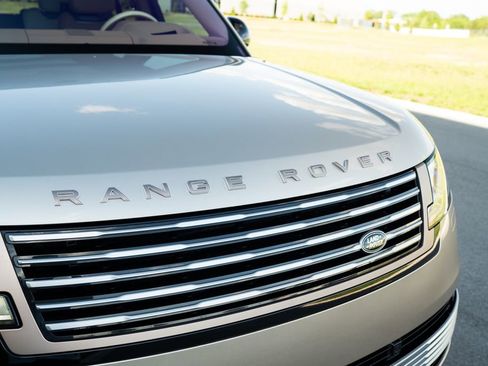 Used 2023 Land Rover Range Rover SV AWD/4WD image 34