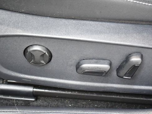 Used 2025 Volkswagen Jetta SE image 12