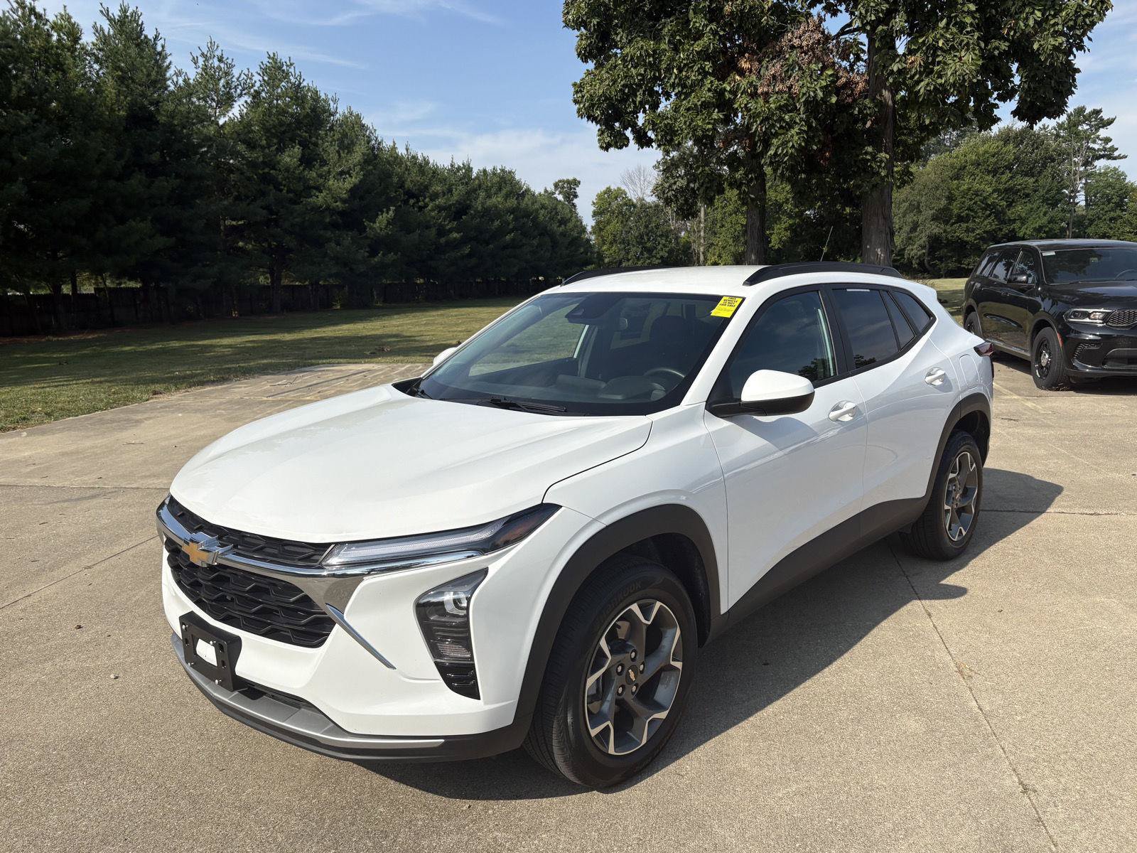 Used 2025 Chevrolet Trax LT w/ LT Convenience Package FWD image 20