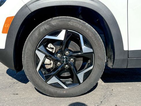 Certified 2024 Kia Seltos EX image 9