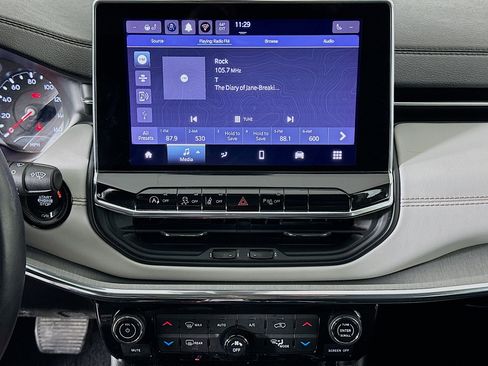 Used 2022 Jeep Compass Limited image 21