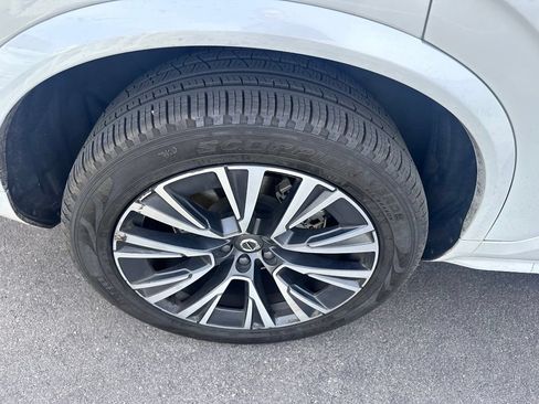 Used 2022 Volvo XC90 T6 Momentum w/ Climate Package AWD/4WD image 4