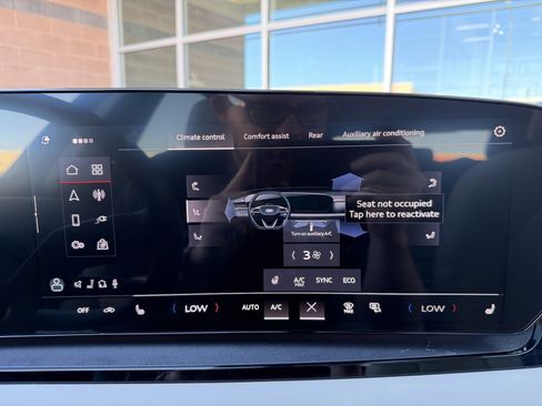 Used 2025 Audi Q6 e-tron Premium w/ Convenience Package image 22