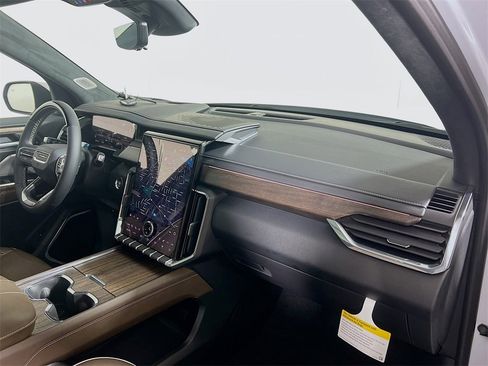 New 2026 GMC Acadia Denali Ultimate w/ LPO, Illumination Package image 29