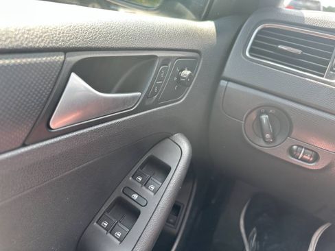 Used 2014 Volkswagen Jetta S FWD image 17