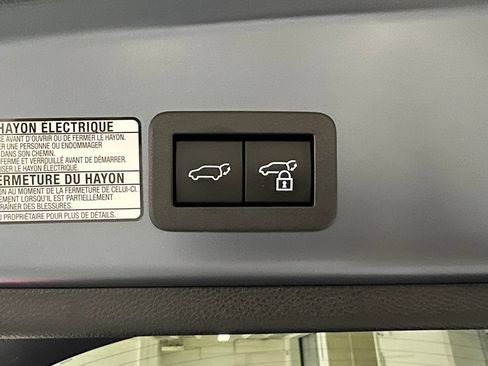 Used 2023 Toyota Corolla Cross XLE w/ Convenience Package AWD/4WD image 42